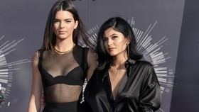 Kendall Jenner dan Kylie Jenner: Hidup itu Menakutkan