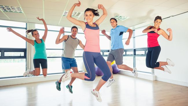 Blogilates adalah program empat minggu olahraga pilates yang disampaikan melalui video youtube. Casey Ho penggagas blogilates sekaligus berperan sebagai instruktur.