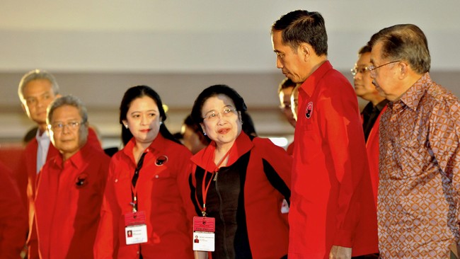 Megawati Soekarno Putri akan hadiri pelantikan Joko Widodo-Jusuf Kalla. Berbeda dengan Prabowo Subianto belum ada kepastian kehadirannya saat pelantikan nanti.