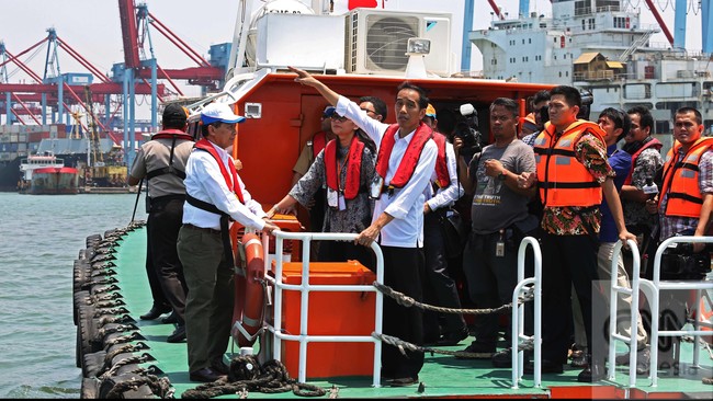Doktrin proyek tol laut pemerintahan Joko Widodo yang berorientasi pada poros maritim menjadi pesaing kredit manufaktur.