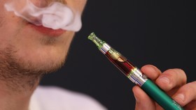 Kemendag Bakal Larang Impor dan Penjualan Rokok Elektrik