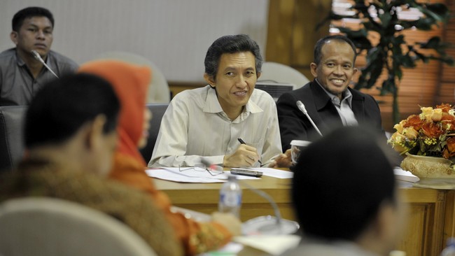 Cukup banyak kader PAN dari dua wilayah ini yang dinilai layak untuk mengisi posisi sekjen.