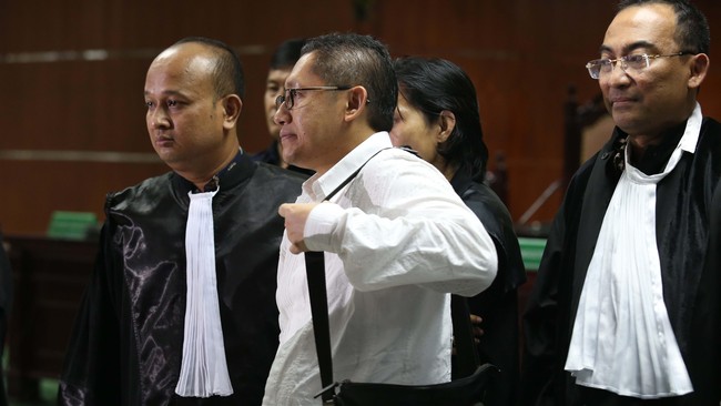 Komisi Pemberantasan Korupsi memastikan akan mengajukan banding terhadap vonis yang dijatuhkan kepada Anas Urbaningrum. Vonis dinilai terlalu rendah.