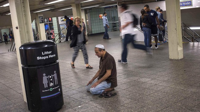 Kehidupan Muslim Australia kini tertekan dan terganggu akibat langkah anti-teror pemerintah yang semakin menambah subur sentimen anti-Islam.