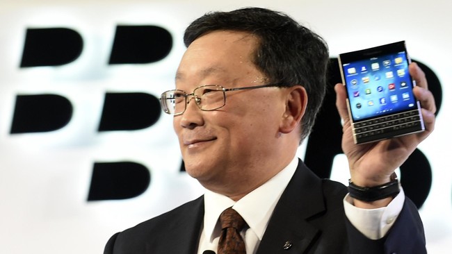 Setelah diluncurkan di berbagai negara, BlackBerry Passport akhirnya akan dipasarkan di Indonesia. XL dan Indosat akan ikut memasarkan 'ponsel kotak' tersebut.