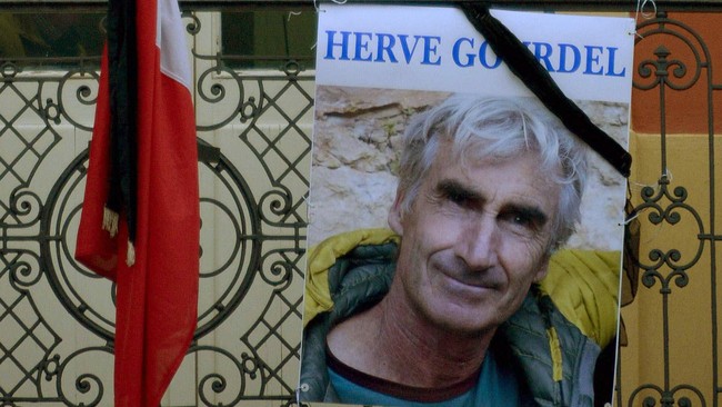 Herve Gourdel, warga negara Perancis, diculik saat sedang mendaki gunung di Aljazair dan dipenggal oleh militan. Jasadnya baru ditemukan awal bulan ini.