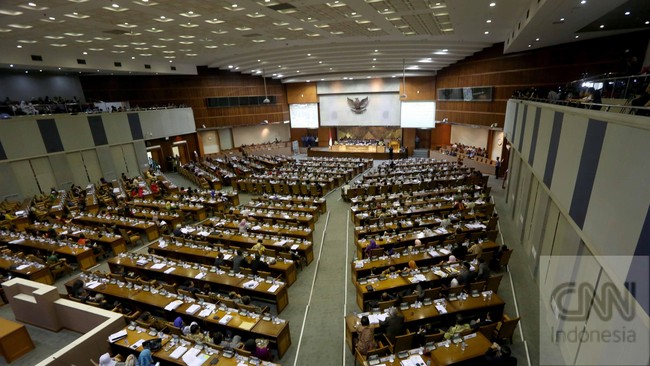 Fraksi Gerindra mendukung revisi UU MD3, dan menginginkan agar kursi pimpinan DPR ditambah dua. Kursi itu untuk diberikan ke PDIP dan PKB.
