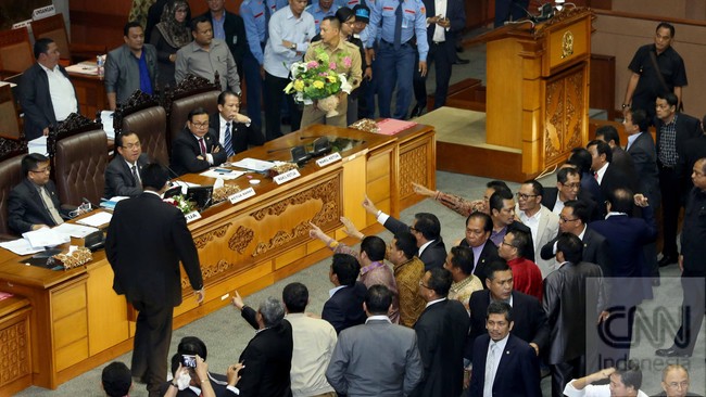 Adanya keinginan masyarakat untuk menggugat hasil rapat paripurna DPR soal RUU Pilkada, disambut positif kubu PDI Perjuangan.