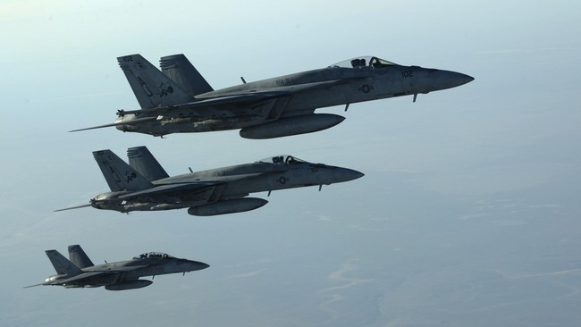 Militer Perancis melebarkan daerah operasi serangan udara untuk menggempur ISIS, dari awalnya hanya ke Irak, kini hingga ke Suriah.