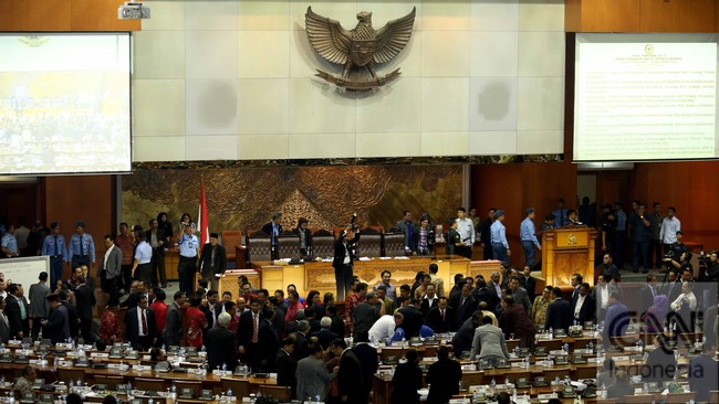 Koalisi Indonesia Hebat dan Koalisi Merah Putih menandatangani nota kesepahaman di DPR hari ini. Kabar baik setelah kedua kubu berseteru lebih dari dua pekan.