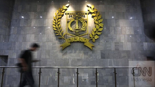 Sekretaris Dewan nantinya akan memilih siapa saja anggota DPRD yang akan menerima mobil baru jenis Toyota Corolla Altis itu.