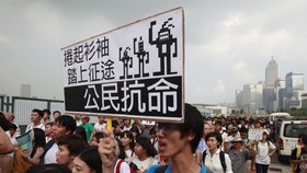 Hong Kong, Kota Setengah Tiongkok