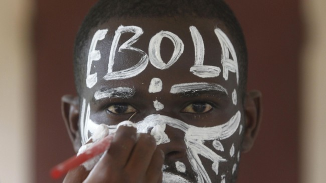 Untuk pertama kalinya, seorang pria terdeteksi mengidap Ebola di Amerika Serikat setelah datang dari LIberia. Diduga ada beberapa orang lainnya yang tertular.