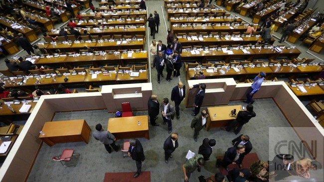 Suara hati Demokrat dinilai berbeda dengan ucapan yang keluar dari mulut para anggotanya. Hasilnya, Fraksi Demokrat walk out dari voting RUU Pilkada.