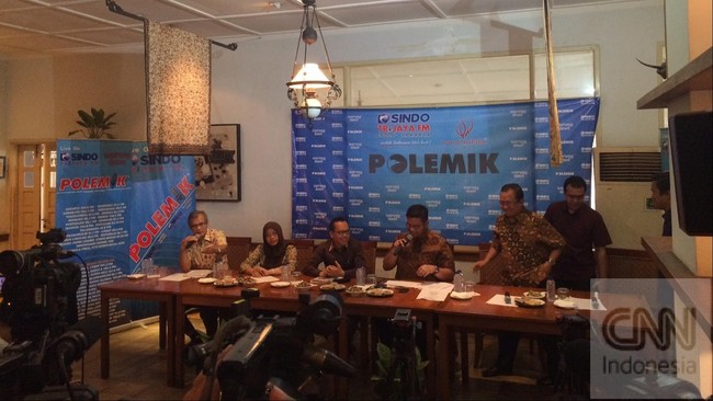 Karena dianggap bakal merampas hak politik rakyat, Perkumpulan untuk Pemilu dan Demokrasi (Perludem) berencana akan menggugat putusan UU Pilkada ke MK.