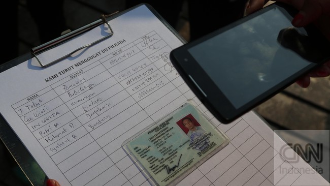 Ombudsman Republik Indonesia, mendorong Kementerian Dalam Negeri untuk segera memberikan kepastian layanan pemerolehan KTP-elektronik bagi masyarakat.