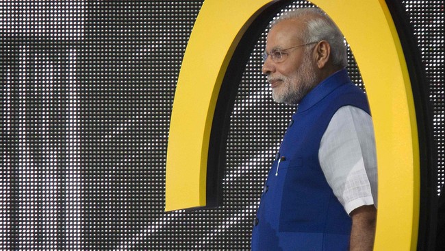 Sepertiga menteri dalam jajaran kabinet Perdana Menteri Narendra Modi tersandung kasus kriminal, membuat komitmennya membentuk pemerintahan bersih dipertanyakan