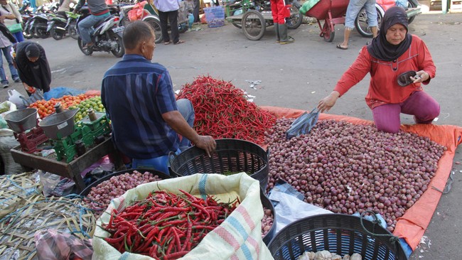 Pemerintah juga perlu mewaspadai pola kenaikan harga komoditas pangan jelang puasa hingga Hari Raya Idul Fitri atau Lebaran pada Mei-Juni mendatang.