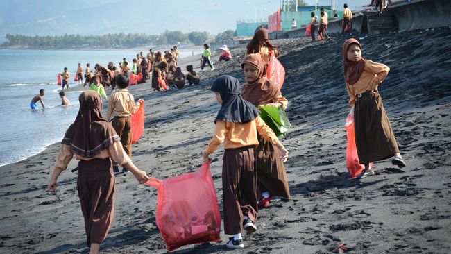 Pantai Ampenan yang dulunya digunakan sebagai pelabuhan akan didesain ulang dengan gaya modern namun tetap mempertahankan budaya lokal Lombok.