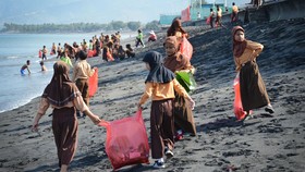 KLHK Cari Solusi Putus Aliran Sampah Plastik ke Laut