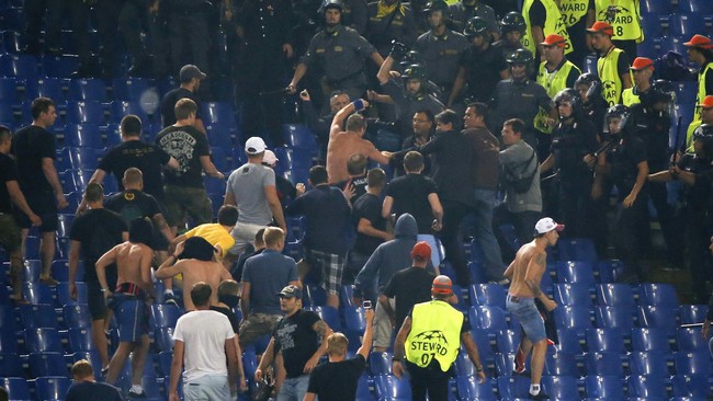 Karena aksi rasialisme pada musim lalu, pendukung CSKA Moskow dilarang datang ke stadion saat klubnya menjamu Bayern Munich di Liga Champion.