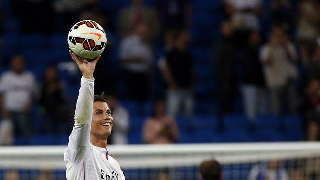 Rumor yang menyebutkan bahwa Cristiano Ronaldo tak bahagia bersama Real Madrid dibantah sang agen Fifa World Player of the Year, Jorge Mendes.