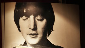 Gairah Seni Menggambar John Lennon Dipamerkan