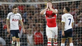 Tongsis Dilarang di Stadion Tottenham Hotspur