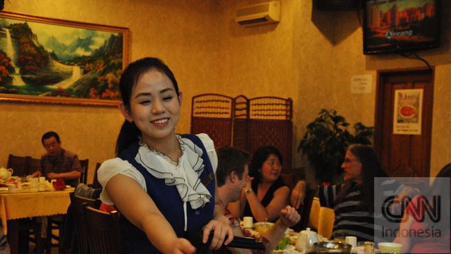 Selamat datang di Restoran Pyongyang. Restoran ini merupakan perpanjangan tangan pemerintah Korea Utara. Sejak 1990 Pyongyang telah bermunculan di seluruh Asia.