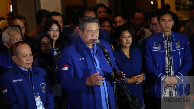 "Kami akan berkomunikasi dengan SBY dan tim SBY yang lama yang menulis perppu. Semoga sesudah reses bisa bersilaturahmi," kata  Fahri Hamzah.
