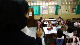 Kisah Ibu Guru Sri
