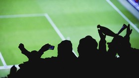 Viral Bek Persija Kudela Selamatkan Wasit dari Serangan Oknum Fans PSS