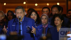SBY di antara Agung dan Ical