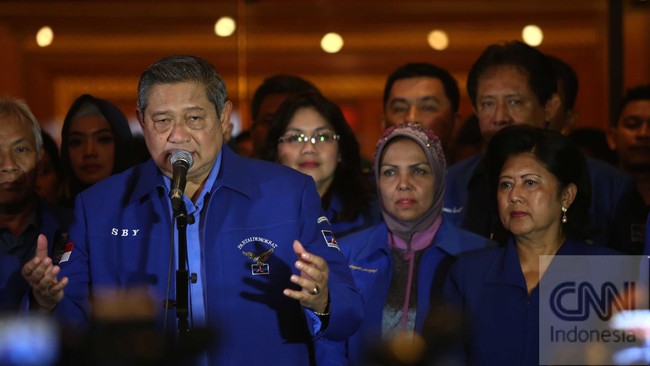 Tak ingin bergabung dengan KIH atau KMP, SBY akui tak mau berhadapan langsung dengan kedua koalisi.