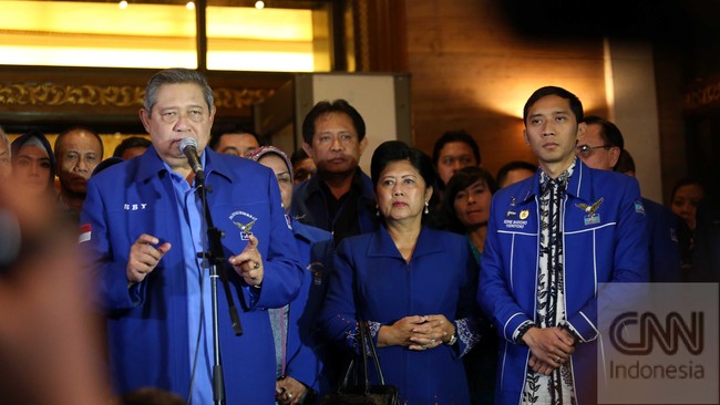 "Tokoh penentu, pengayom dan bisa membawa kejayaan kembali Demokrat ke depan dan tokoh tersebut adalah Pak SBY," tutur Ibas.