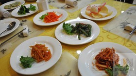 Mencicipi Makanan Khas Negeri Kim Jong-un