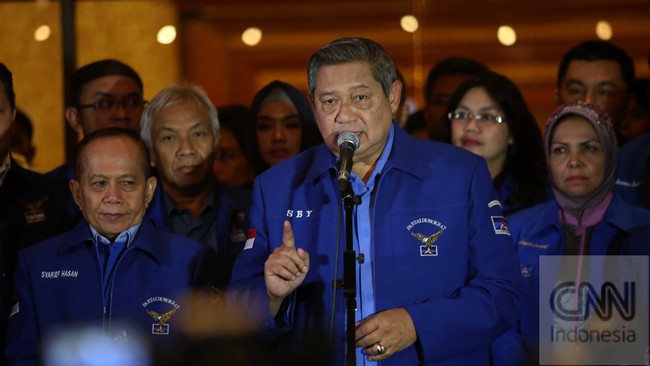 Forum Komunikasi dan Pendiri Deklarator Partai Demokrat menginginkan adanya calon ketua umum selain Susilo Bambang Yudhoyono dalam Kongres Demokrat.