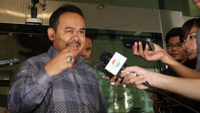 Dirjen Otonomi Daerah Sumarsono mengatakan bahwa Perda No. 2 tahun 2010 kota Serang terlalu keras karena mengandung larangan dalam pasalnya.