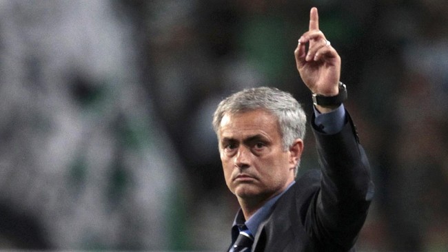Chelsea memuncaki klasemen&nbsp;Liga Primer Inggris di hari Natal. Kondisi itu membuat The Blues berpeluang menjuarai liga berkat rekor impresif Mourinho.