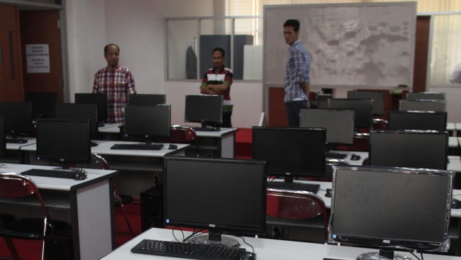 Salah satu universitas di Tiongkok membuat mata kuliah yang khusus mempelajari tentang DOTA. Bukan cuma soal cara bemain, tapi aspek y