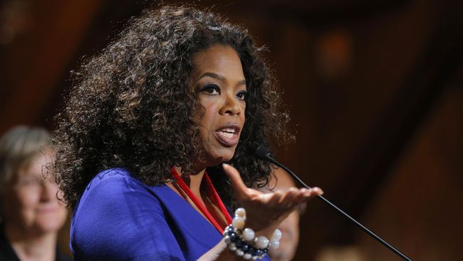 Oprah Winfrey ditanya soal kemungkinan pencalonan diri sebagai Presiden AS 2020 mendatang. Ia tak menolak, tak juga mengiyakan.