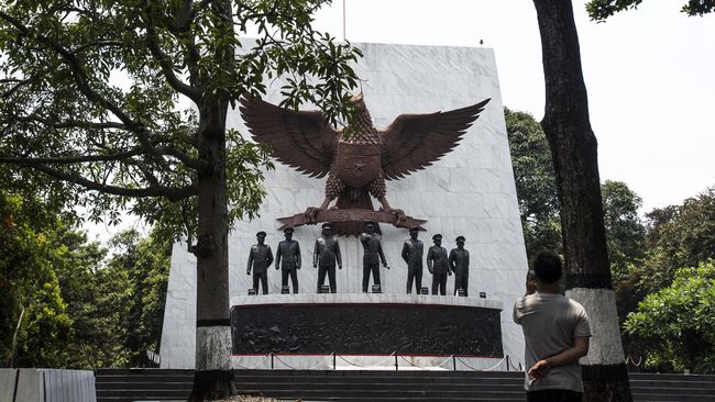 Jokowi Tak Akan Minta Maaf kepada Korban Tragedi G30S Ketua Umum PP Muhammadiyah Haidar Nashir mengaku mendapatkan pengakuan langsung dari Presiden Joko Widodo. Dalam tragedi 1965, pemerintah tak minta maaf.