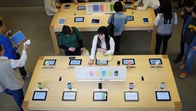 Bisnis Google Play Belum Kalahkan App Store