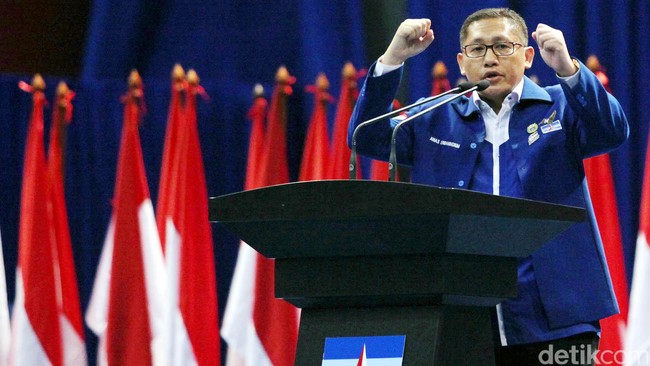Kasus korupsi Hambalang yang melibatkan sejumlah politikus Partai Demokrat masih diusut. KPK memanggil 31 perusahaan yang diduga fiktif terkait proyek tersebut.