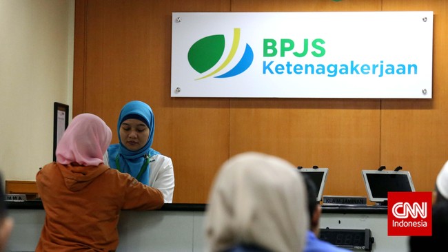 BPJS Watch menilai rekomposisi iuran program jaminan sosial untuk JKP sebagai rekayasa parkir ulang dari kantong buruh untuk buruh.