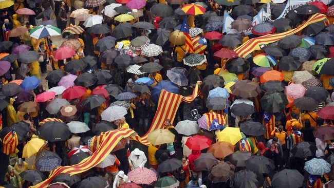 Catalonia ingin mengekor Skotlandia yang sukses menggelar referendum, walau pada akhirnya gagal memperoleh kemerdekaan.