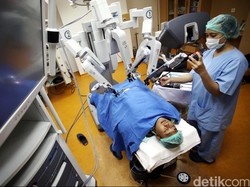 Nantinya Robot Bisa Bantu Dokter Bedah Untuk Menjahit Pasien