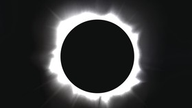 Gerhana Bulan Merah Darah Malam Ini Bisa Dilihat Mulai Magrib