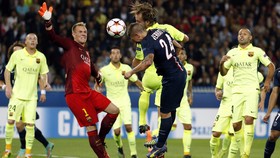 Barcelona Tumbang, Chelsea Menang