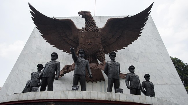 Tugas memperjelas definisi antiPancasila itu disebut diemban oleh Unit Kerja Presiden Pembinaan Ideologi Pancasila (UKP-PIP).
